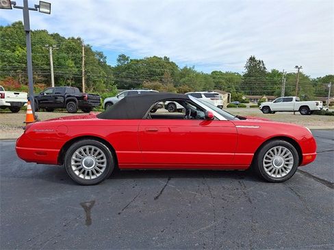 Used 2005 Ford Thunderbird image 8