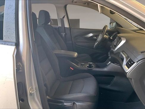 Used 2022 GMC Terrain SLE w/ Driver Convenience Package FWD image 7