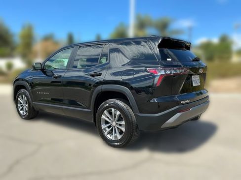 Used 2026 Chevrolet Equinox LT FWD image 3