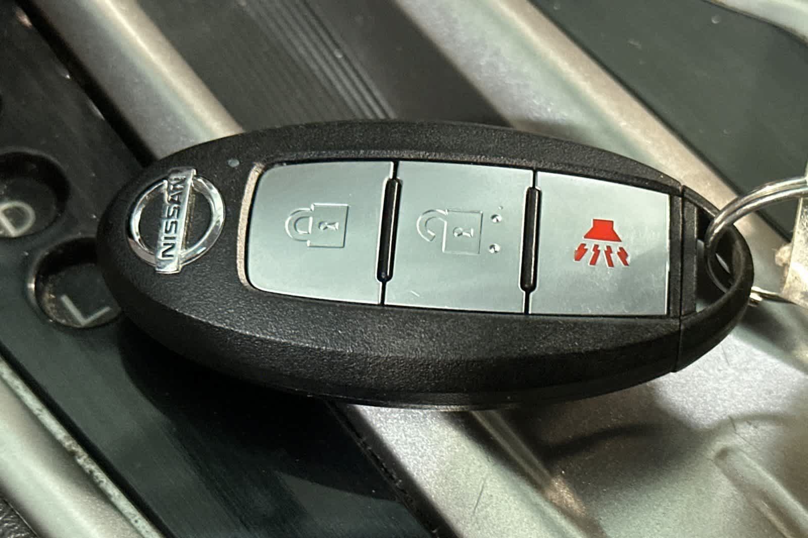 Used 2020 Nissan Pathfinder S AWD/4WD image 29