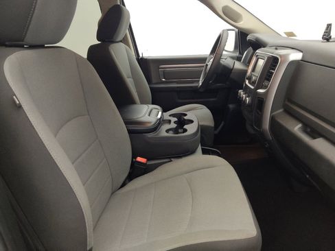 Used 2022 RAM 1500 Classic SLT RWD image 21
