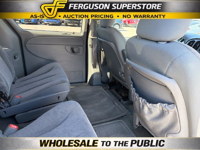Used 2005 Chrysler Town & Country Touring FWD image 26