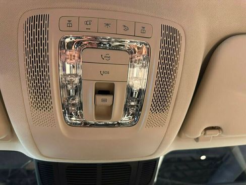 Used 2024 Mercedes-Benz GLS 450 4MATIC image 18