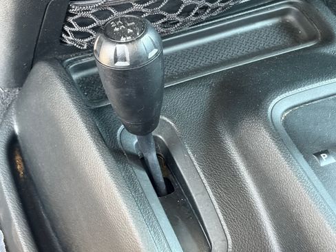 Used 2018 Jeep Wrangler Unlimited Sport AWD/4WD image 31