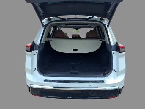 Certified 2024 Nissan Rogue Platinum w/ Platinum Premium Package AWD/4WD image 8