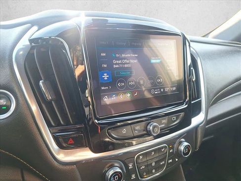 Used 2023 Chevrolet Traverse LT image 12