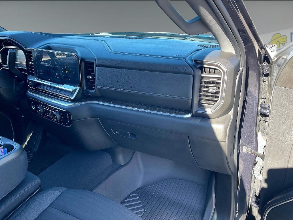 Used 2022 Chevrolet Silverado 1500 LT AWD/4WD image 12