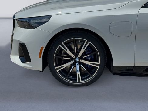 New 2027 BMW 550e xDrive AWD/4WD image 9
