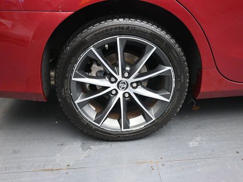 Used 2015 Toyota Camry XSE image 10