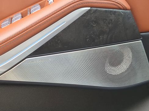 Used 2023 BMW X7 M60i w/ M Sport Professional Package image 32