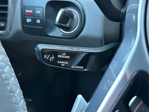 Used 2022 Porsche Cayenne E-Hybrid Coupe AWD/4WD image 66