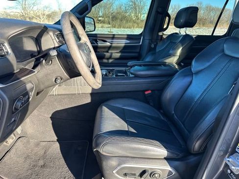 Used 2022 Jeep Wagoneer Series I w/ Premium Group I AWD/4WD image 19