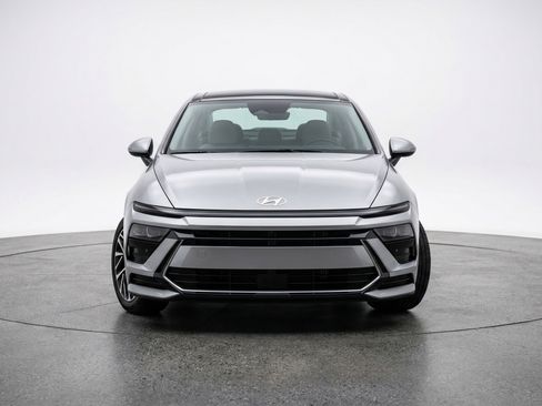 Used 2025 Hyundai Sonata SEL image 2