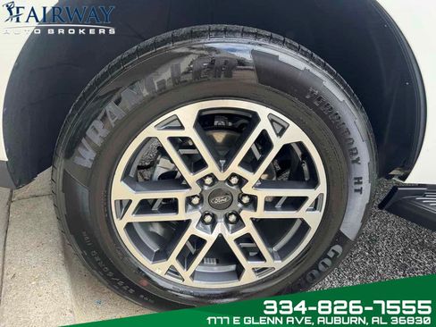 Used 2025 Ford Expedition Active image 39