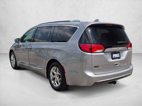 Used 2018 Chrysler Pacifica Limited w/ Advanced Safetytec Group FWD image 8