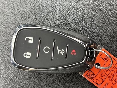 Used 2023 Chevrolet Equinox LT image 36