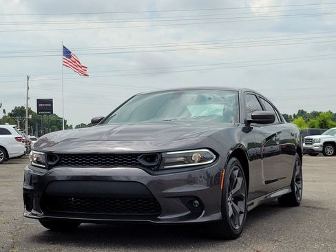 Used 2019 Dodge Charger GT RWD image 4