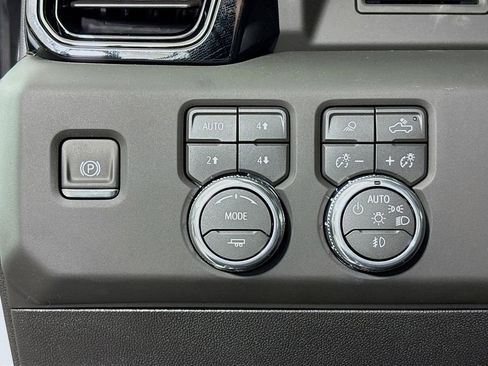New 2026 GMC Sierra 3500 AT4 AWD/4WD image 10