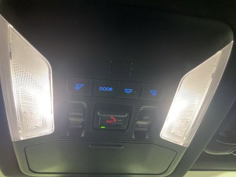 Used 2022 Toyota RAV4 SE image 29