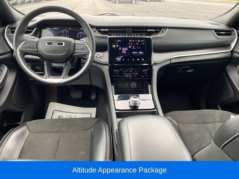 Used 2023 Jeep Grand Cherokee L Laredo RWD image 5
