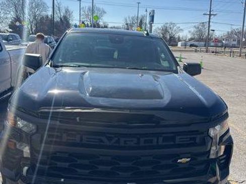 Used 2025 Chevrolet Silverado 1500 W/T w/ Trailering Package image 2