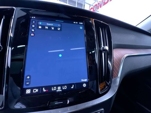 Used 2025 Volvo V60 B5 Cross Country Plus image 26