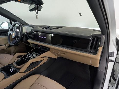 New 2026 Porsche Cayenne Coupe AWD/4WD image 19