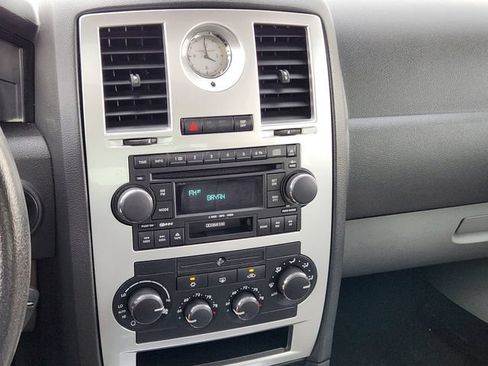 Used 2006 Chrysler 300 C w/ Sound Group II RWD image 15