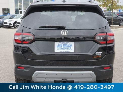 New 2025 Honda Pilot TrailSport image 14