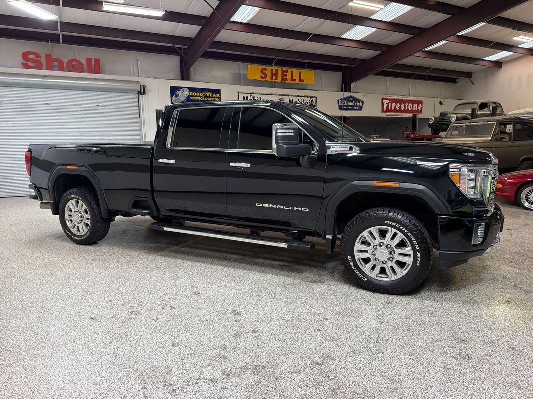 Used 2020 GMC Sierra 3500 Denali w/ Denali Ultimate Package AWD/4WD image 10