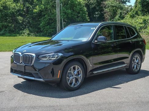 Used 2024 BMW X3 xDrive30i w/ Convenience Package AWD/4WD image 3