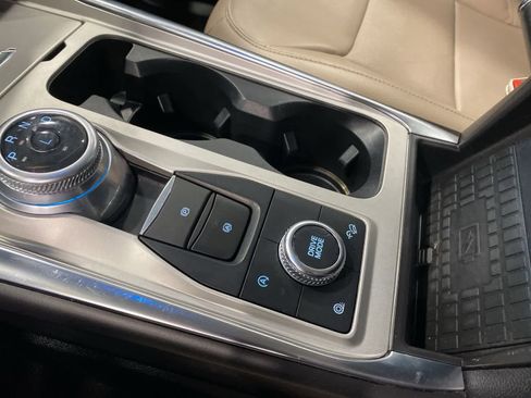 Used 2021 Ford Explorer Limited image 24