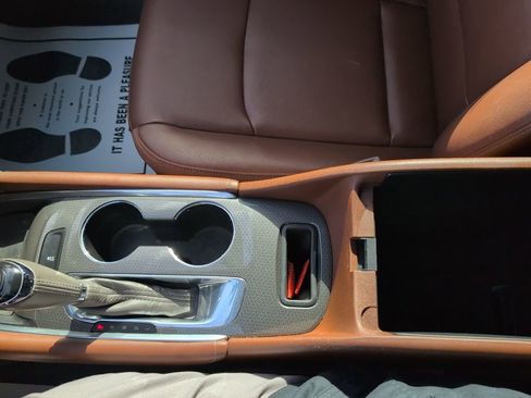 Used 2018 Chevrolet Malibu LT w/ Leather Package image 19