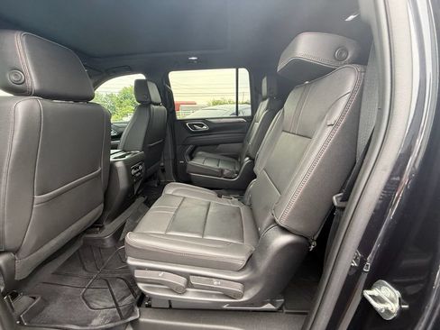 Used 2023 Chevrolet Suburban RST w/ Sport Performance Package AWD/4WD image 18