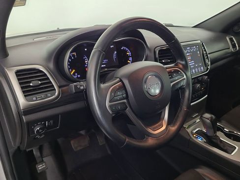 Used 2020 Jeep Grand Cherokee Altitude image 13