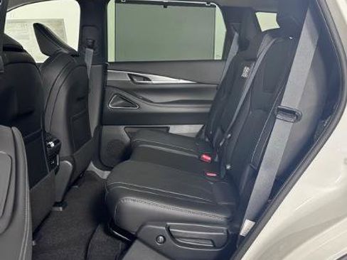 Certified 2025 INFINITI QX60 Luxe w/ Vision Package image 21