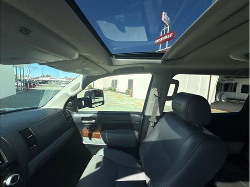 Used 2010 Toyota Tundra Limited image 27