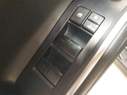 Certified 2023 Toyota Highlander XLE image 21