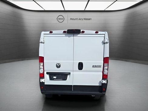 Used 2025 RAM ProMaster 2500 w/ Convenience Group FWD image 6