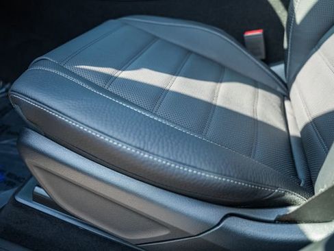 New 2026 Mercedes-Benz GLS 450 4MATIC image 37