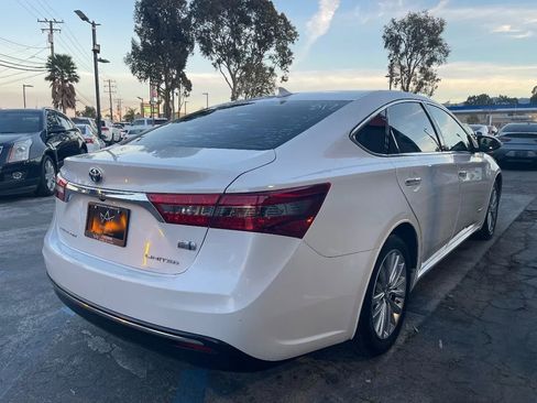 Used 2018 Toyota Avalon Limited FWD image 5