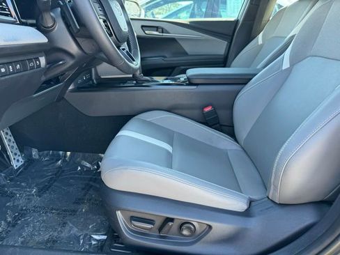 Certified 2025 Toyota Camry SE image 7