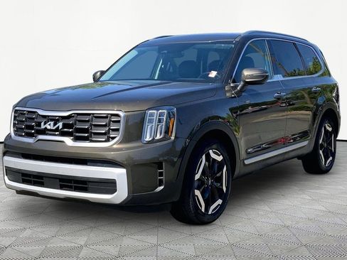 Used 2025 Kia Telluride S AWD/4WD image 3