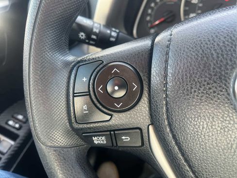 Used 2013 Toyota RAV4 XLE image 23