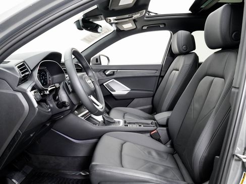 Certified 2025 Audi Q3 2.0T Premium Plus w/ Premium Plus Package image 6