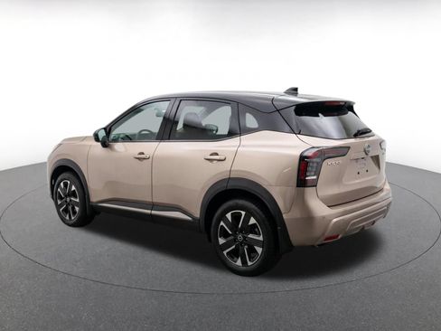Used 2026 Nissan Kicks SV w/ Cold Weather Package AWD/4WD image 7