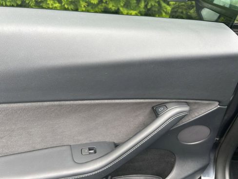 Used 2024 Tesla Model Y Long Range AWD/4WD image 27