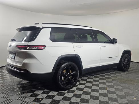 Used 2022 Jeep Grand Cherokee L Altitude image 7