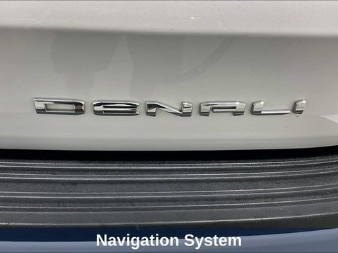 Used 2024 GMC Yukon XL Denali Ultimate AWD/4WD image 32