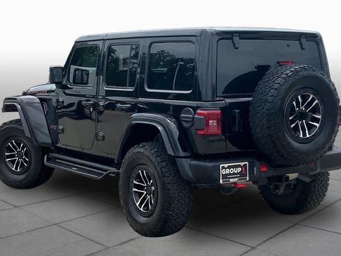 Used 2025 Jeep Wrangler Unlimited Rubicon AWD/4WD image 12